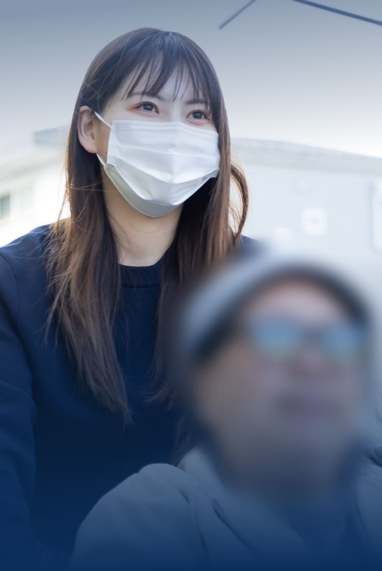 車椅子を押すシーン